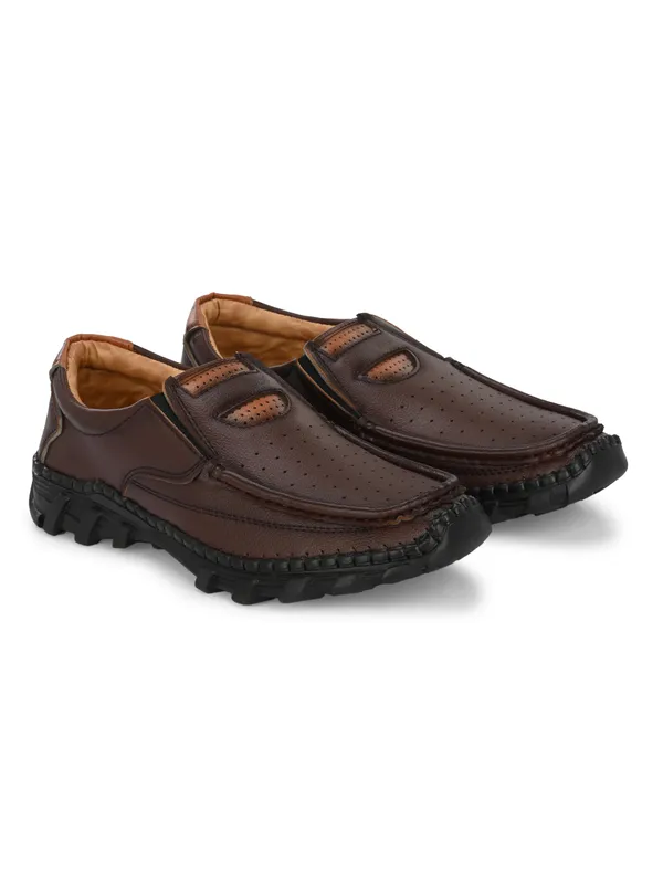 Brown_Premium_Stylish_Lightweight_Sneakers_For_Men-_Kastava