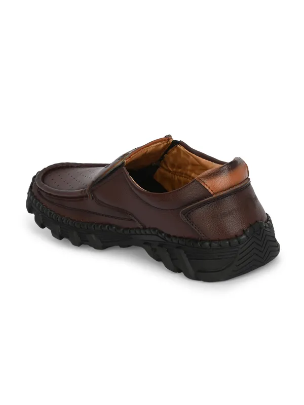 Brown_Premium_Stylish_Lightweight_Sneakers_For_Men-_Kastava