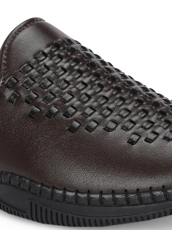 KASTAVA_Lightweight_Comfort___Trendy_Premium_Stylish_Casuals_For_Men_(Brown)