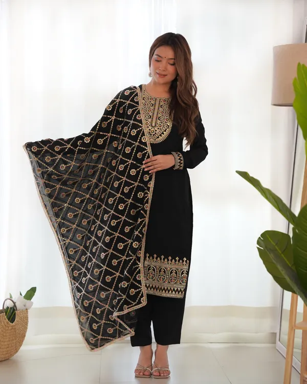 Black_Pure_Blooming_Vichitra_Silk_Kurta_Suit_Set_With_Dupatta_&_Pant