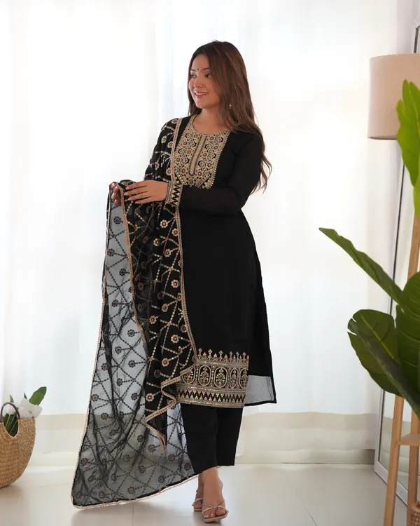 Black_Pure_Blooming_Vichitra_Silk_Kurta_Suit_Set_With_Dupatta_&_Pant