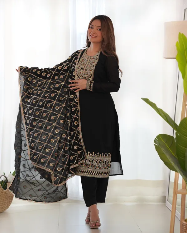 Black_Pure_Blooming_Vichitra_Silk_Kurta_Suit_Set_With_Dupatta_&_Pant