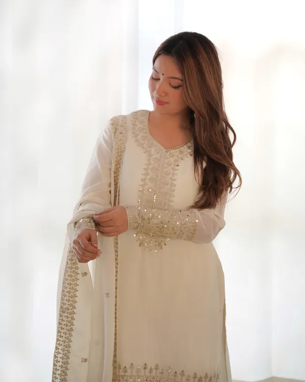 White_Pure_Chinon_Silk_Kurta_Suit_Set_With_Dupatta_&_Pant
