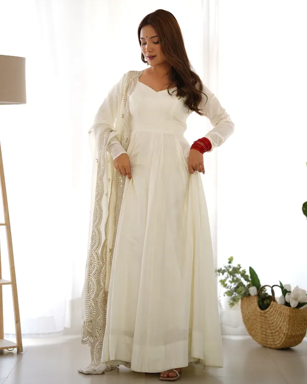 Off_White_Pure_Roman_Silk_Chanderi_Huge_Flare_Anarkali_Suit_Set_With_Dupatta