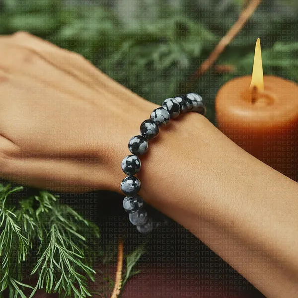 Black_And_White_Snowflakes_Obsidian_Bracelet_Unleash_Your_Inner_Strength_For_Unisex