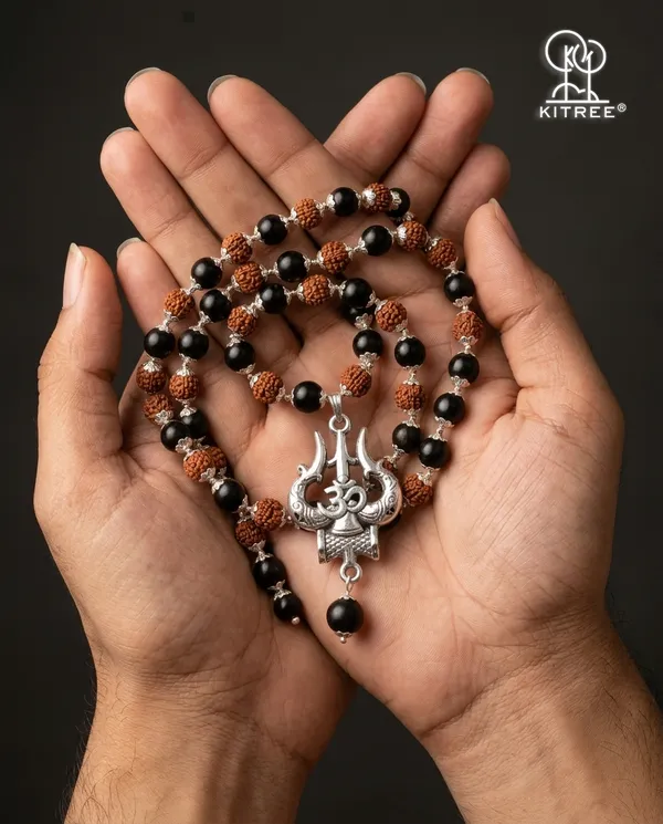 Natural_Rudraksha_&_Karungali_(Ebony)_Mala_with_Shiva_Trishul_Locket