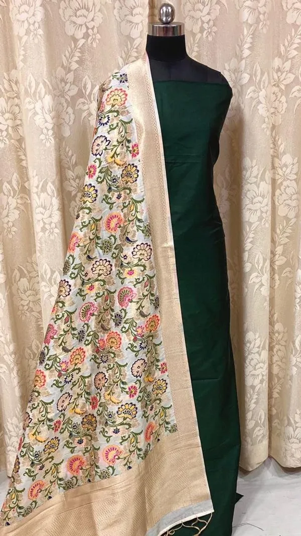 Green_Banarasi_Katan_Silk_Plain_Suit_With_Silk_Minakari_Dupatta_&_Plain_Bottom