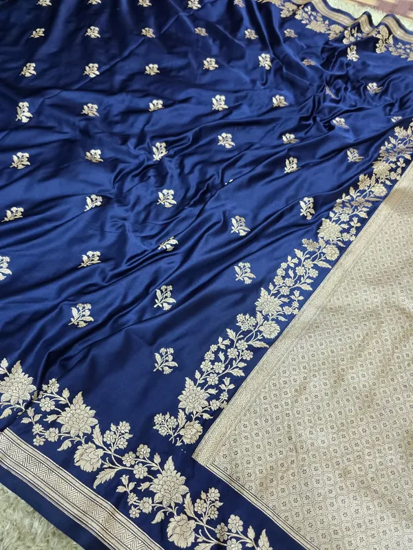 Banarsi_handloom_Mashru_katan_silk_Khaddi_Banarsi_Saree_soft_fabric_Like_pure_Katan_💯_Good_quality__𝙇𝙀𝙉𝙂𝙏𝙃_:_Saree_5.50m,_Blouse_95cm.