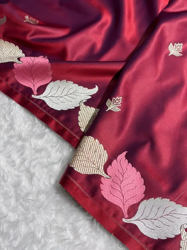 Banarasi_mashru_silk_saree_with_golden_zari_buti_&_multi_color_leaf_design_aanchal_border_saree..