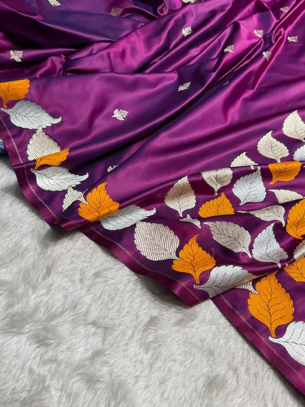 Banarasi_mashru_silk_saree_with_golden_zari_buti_&_multi_color_leaf_design_aanchal_border_saree..