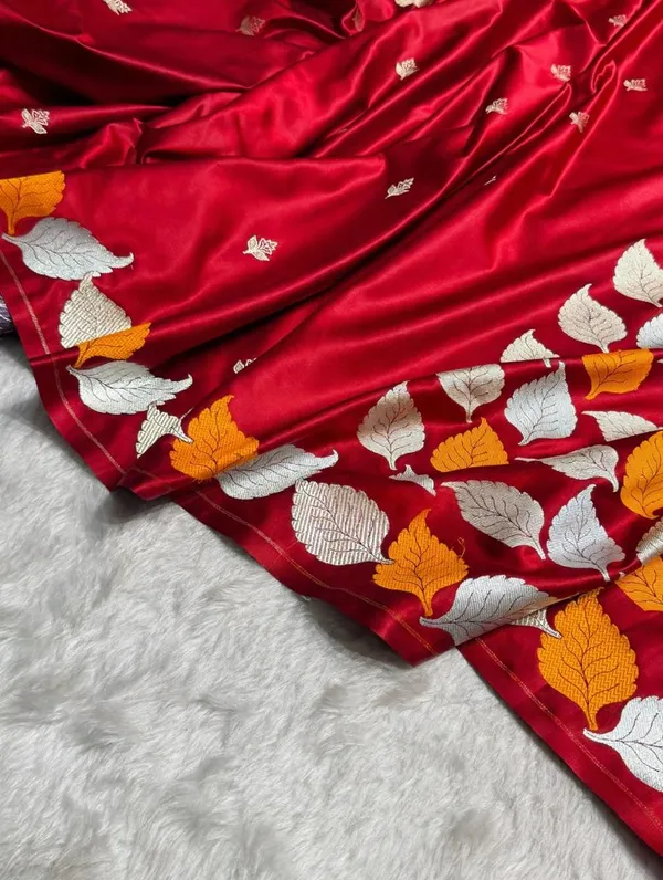 Banarasi_mashru_silk_saree_with_golden_zari_buti_&_multi_color_leaf_design_aanchal_border_saree..