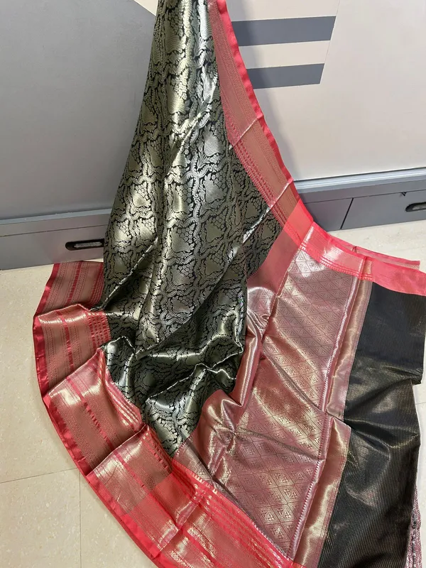 Banarasi_semi_katan_soft_silk_saree__Contrast_border_&_pallu_good_quality_saree