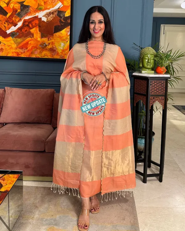 Exclusive_Banarasi_Unstitched_Salwar_kameez_with_Dupatta🦋*___*BANARASI_SUIT*cotton_suit__*TOP-_cotton_with_zari_stripe___*DUPATTA-_cotton_with_zari_patta_cotton__*BOTTOM-*_cotton_plain__*2.50_meter_each*