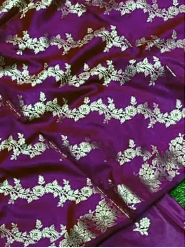 Purple_Banarasi_Kataan_Silk_Golden_Zari_Buta_Weaving_Unstitched_Suit_Dupatta_With_Bottom
