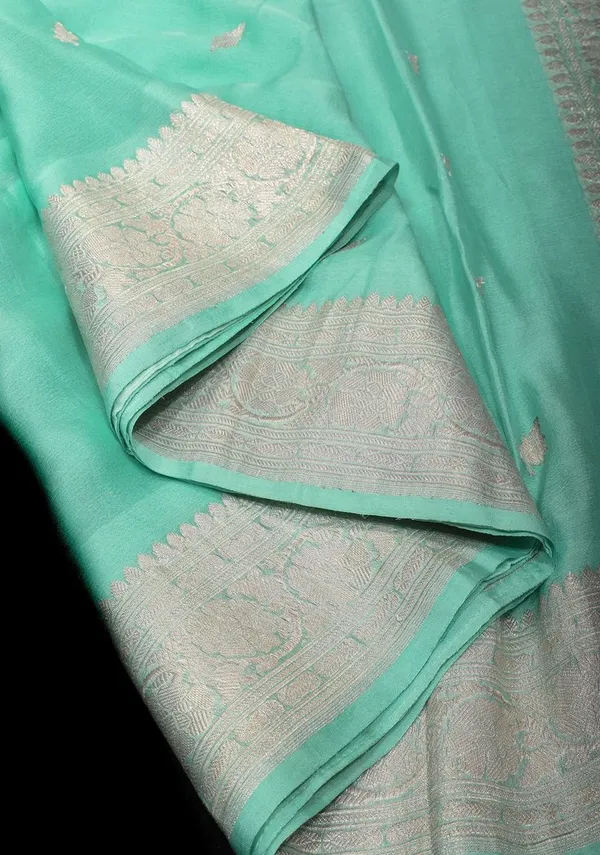 Pure_khaddi_Chiffon_Handloom_Fully_Kadhua__Silver_Zari_Buti_Banarasi_Saree..