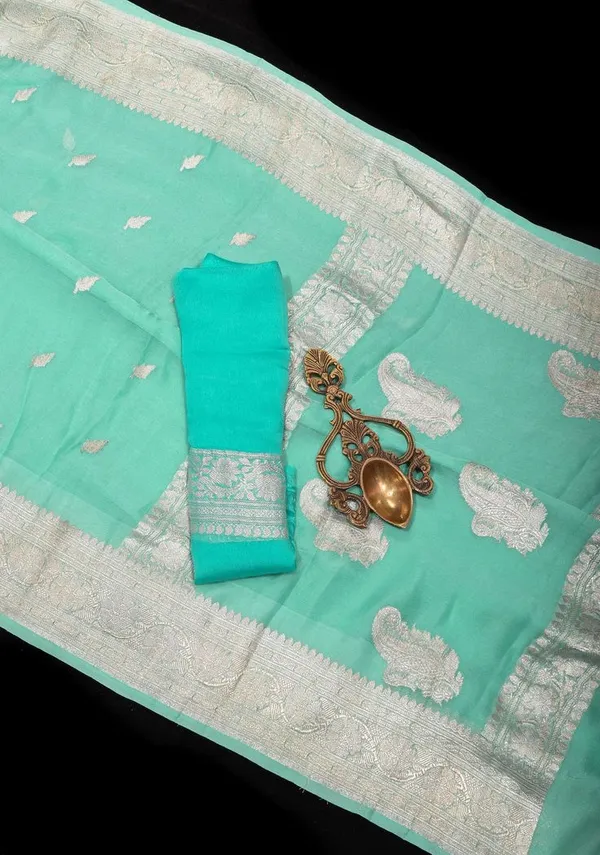 Pure_khaddi_Chiffon_Handloom_Fully_Kadhua__Silver_Zari_Buti_Banarasi_Saree..
