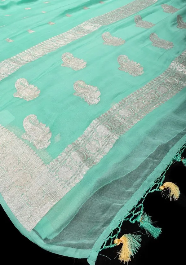 Pure_khaddi_Chiffon_Handloom_Fully_Kadhua__Silver_Zari_Buti_Banarasi_Saree..