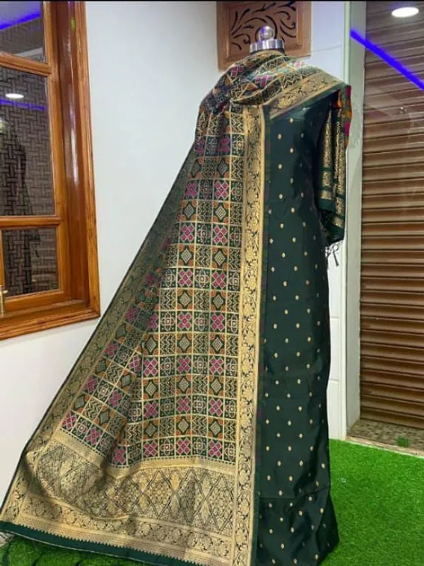 Exclusive_Banarasi_Unstitched_Salwar_kameez_with_Dupatta*___*BANARASI_SUIT*__*TOP-_Kataan_Silk_with_zari_Buta___*DUPATTA-_Kataan_Silk_with_Zari_Jaal_*BOTTOM-*_Silk_plain__*2.50_meter_each*
