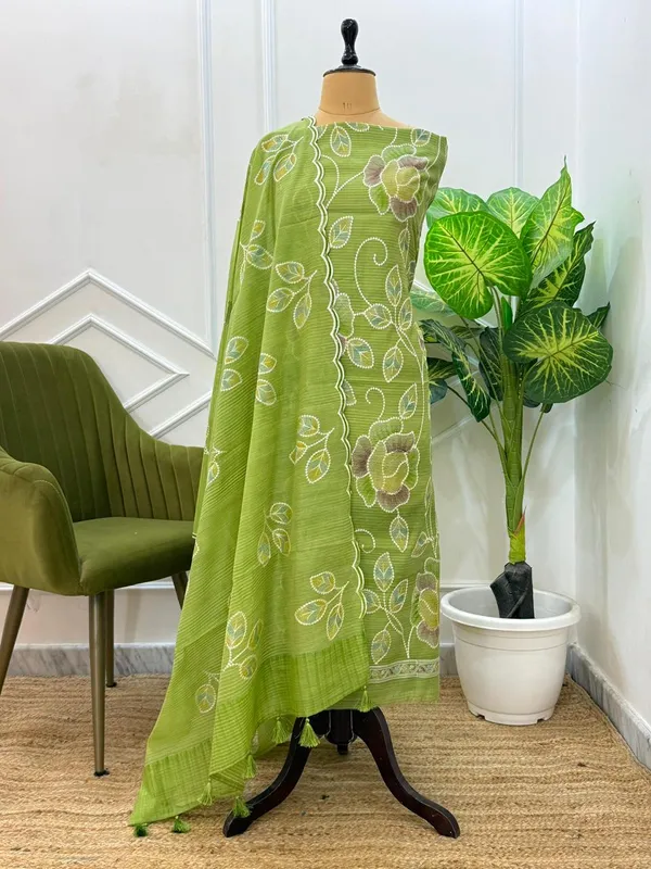 Exclusive_Banarasi_Unstitched_Salwar_kameez_with_Dupatta_BANARASI___SUIT___pure_mercerised_kota_check_with_embroidery_with_handbrush