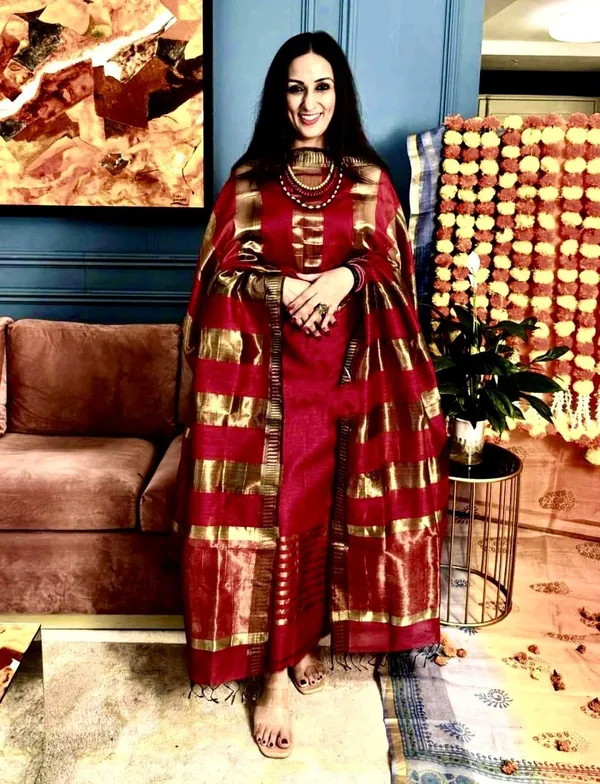 Exclusive_Banarasi_Unstitched_Salwar_kameez_with_Dupatta