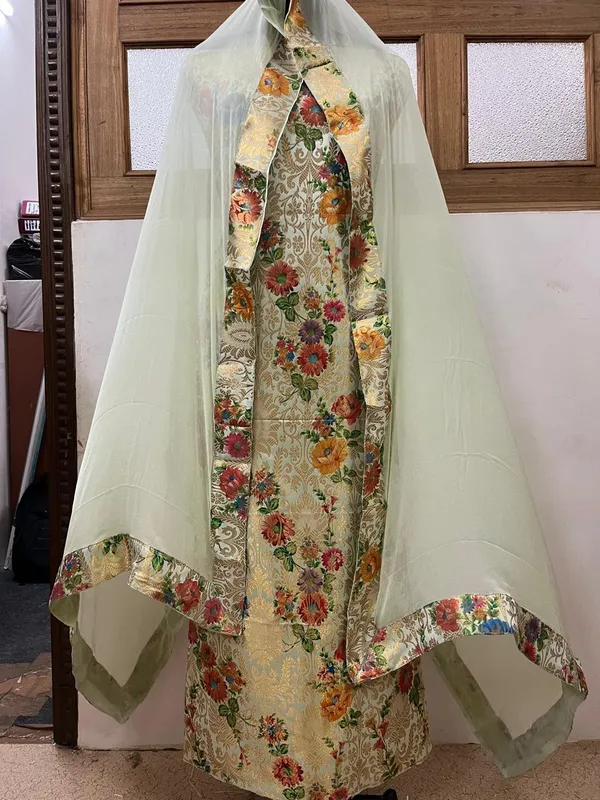 Pure_Brocade_suit_with_Digital_Print_Paired_with_chiffon_dupatta_with_4_Side_Border_Attached_&_plain_Bottom