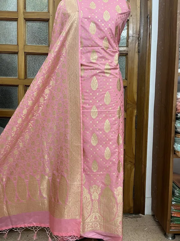 Pure_kataan_silk_gold_zari_Buta_suit_Dupatta_with_plain_Bottom.