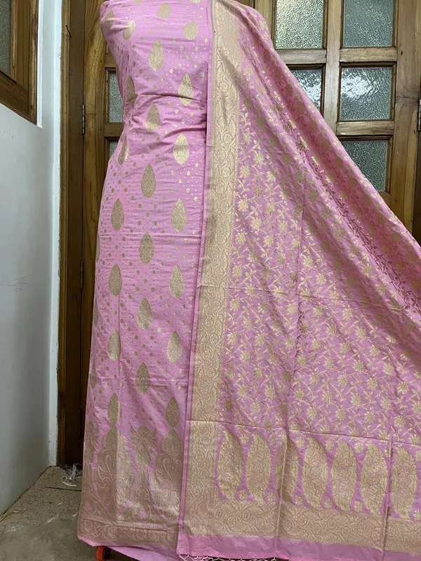 Pure_kataan_silk_gold_zari_Buta_suit_Dupatta_with_plain_Bottom.