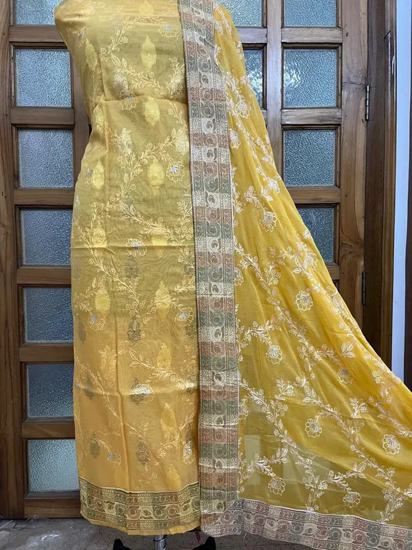Chanderi_silk_suit_dupatta_with_Resham_&_zari_embroderiy_work_&_plain_Bottom..