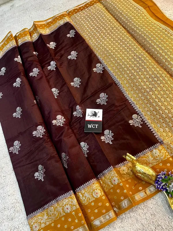 Exclusive_Premium_Banarasi_raw_mango_silk_Saree_with_gold_zari_buta_weaving_&_contrast_Border_Pallu