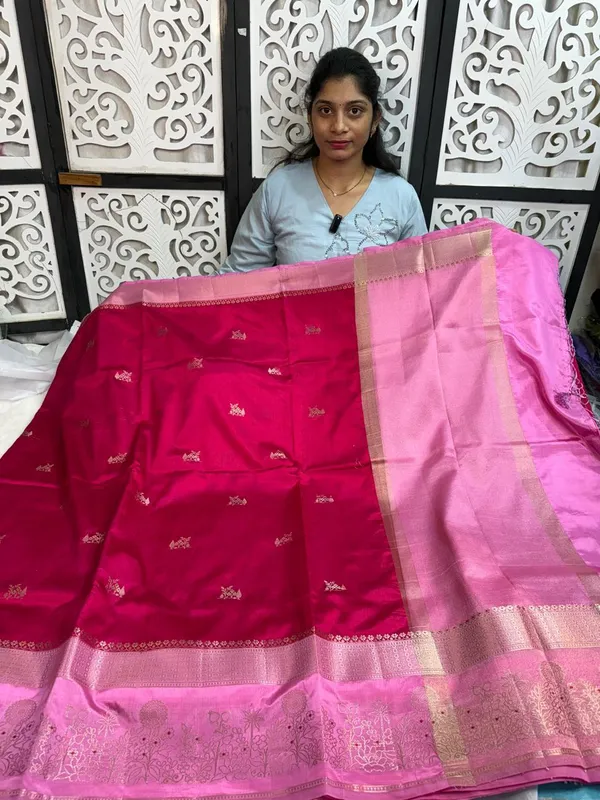 Exclusive_Premium_Banarasi_semi_kataan_silk_Saree_with_gold_zari_buta_weaving_&_contrast_Border_Pallu