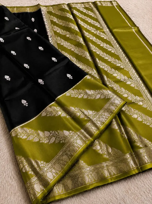 Exclusive_Premium_Banarasi_raw_mango_silk_Saree_with_gold_zari_buta_weaving..contrast_aanchal_border