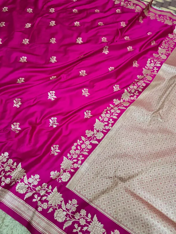 Banarsi_handloom_Mashru_katan_silk_Khaddi_Banarsi_Saree_soft_fabric_Like_pure_Katan_💯_Good_quality__𝙇𝙀𝙉𝙂𝙏𝙃_:_Saree_5.50m,_Blouse_95cm._