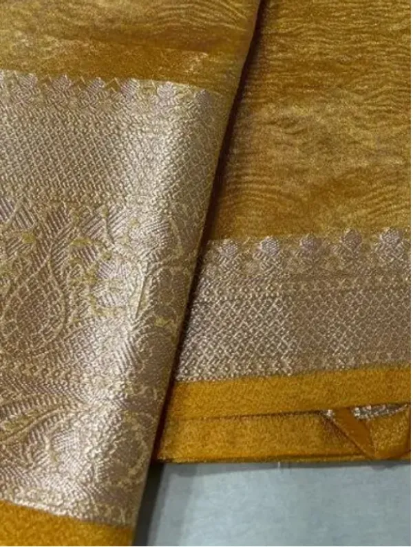 White_Crush_Tissue_Golden_Zari_Border_Banarasi_Saree_With_Blouse_Piece