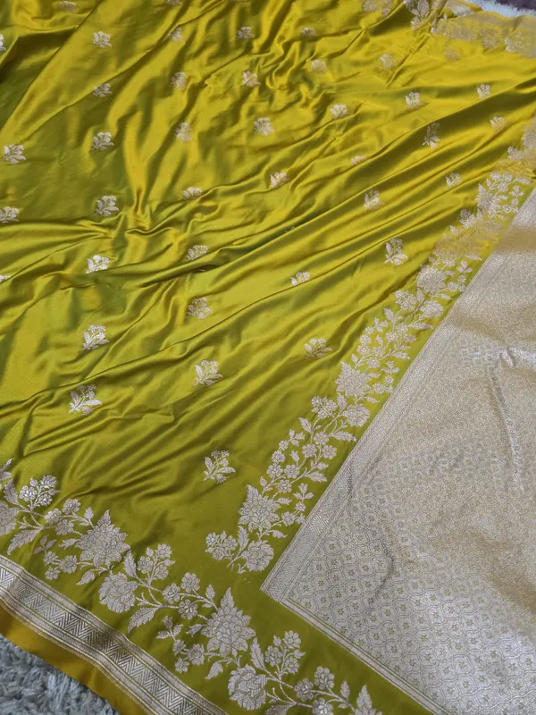 Banarsi_handloom_Mashru_katan_silk_Khaddi_Banarsi_Saree_soft_fabric_Like_pure_Katan_💯_Good_quality__𝙇𝙀𝙉𝙂𝙏𝙃_:_Saree_5.50m,_Blouse_95cm._