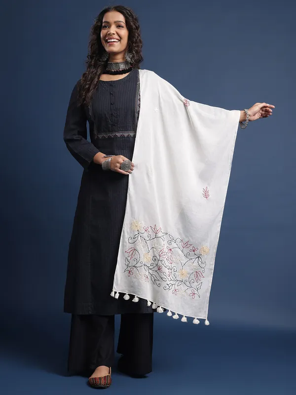 Off_White_Pure_Cotton_Stoles_For_Women