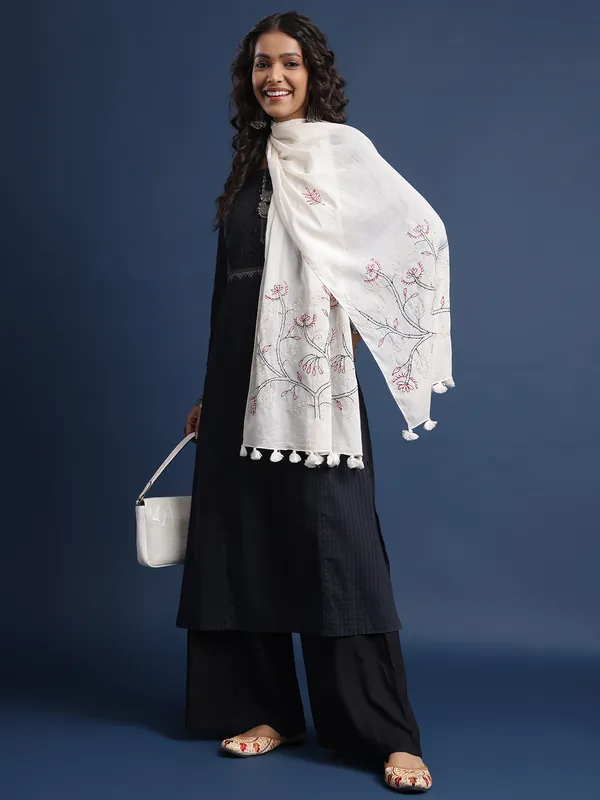 Off_White_Pure_Cotton_Stoles_For_Women