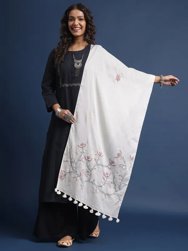 Off_White_Pure_Cotton_Stoles_For_Women