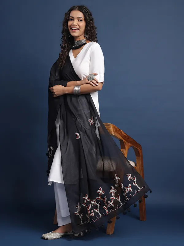 Black_Pure_Cotton_Stoles_For_Women