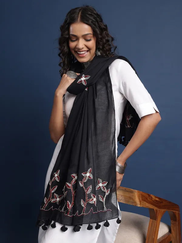 Black_Pure_Cotton_Stoles_For_Women