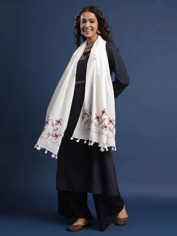 Off_White_Pure_Cotton_Stoles_For_Women