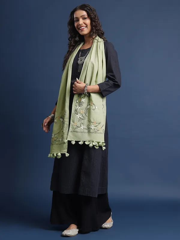 Green_Pure_Cotton_Stoles_For_Women