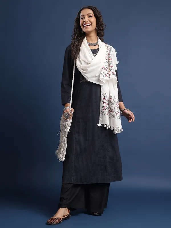 Off_White_Pure_Cotton_Stoles_For_Women
