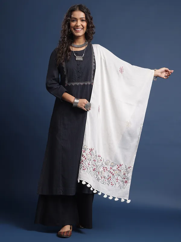 Off_White_Pure_Cotton_Stoles_For_Women