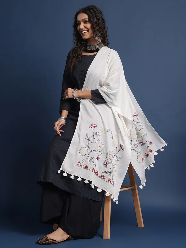 Off_White_Pure_Cotton_Stoles_For_Women