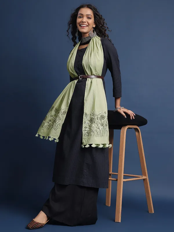 Green_Pure_Cotton_Stoles_For_Women