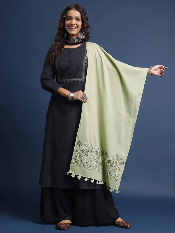 Green_Pure_Cotton_Stoles_For_Women