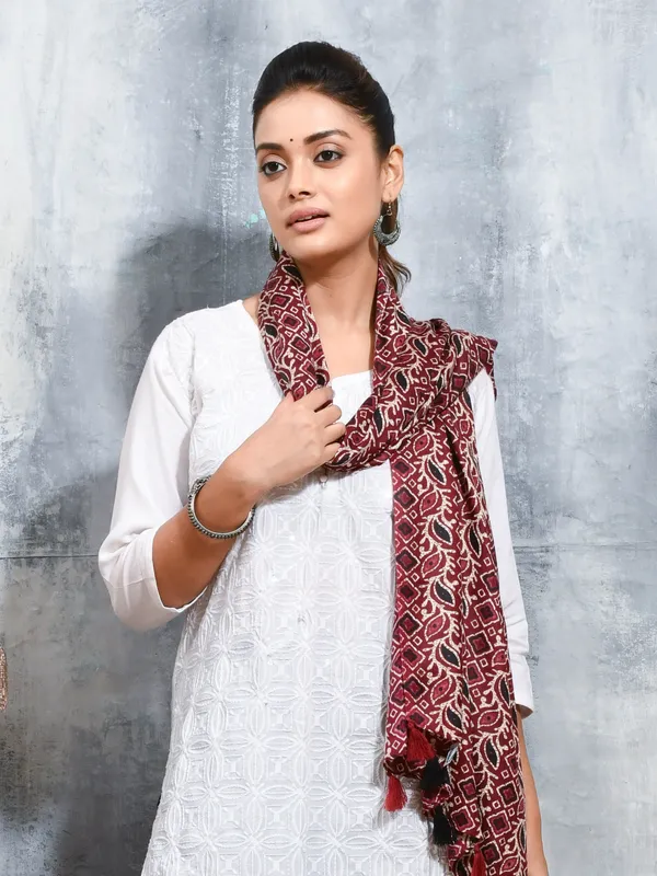 Maroon_colour_Viscose_Rayon_Stole_for_Women