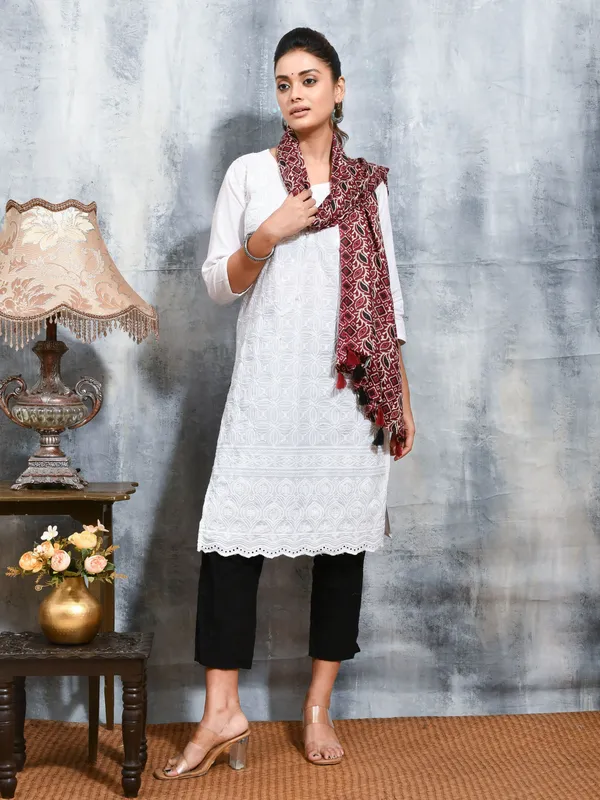 Maroon_colour_Viscose_Rayon_Stole_for_Women