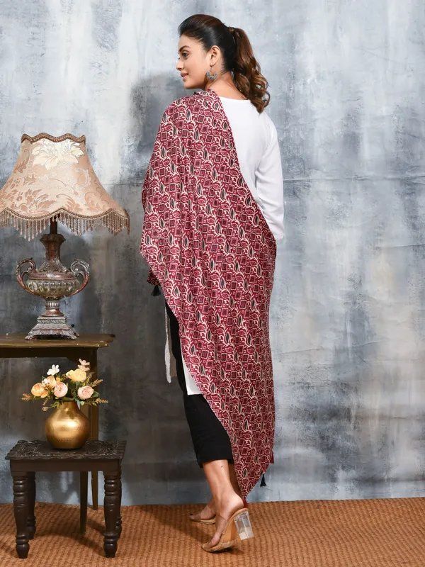 Maroon_colour_Viscose_Rayon_Stole_for_Women