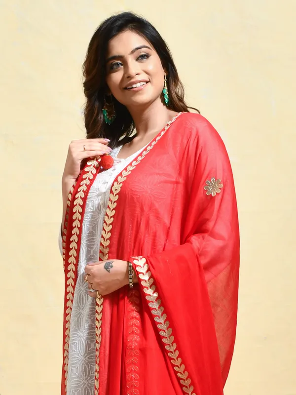 Red_colour_Chiffon_Dupatta_for_Women